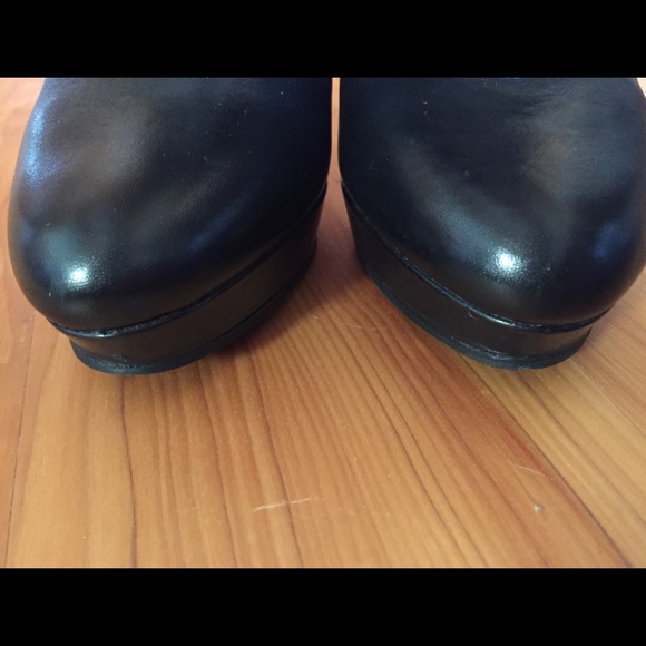 Charles David High Quality Leather Platform Boots - Picture 10 of 11